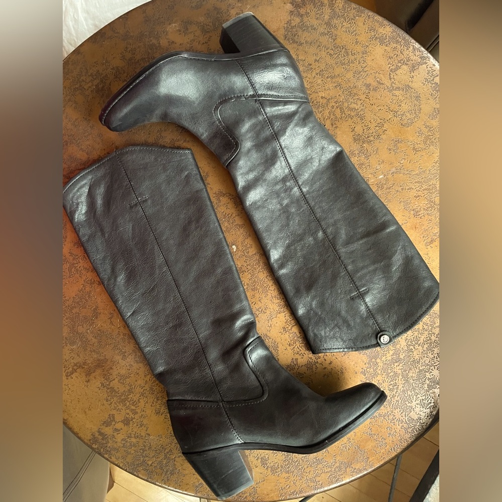 Frye Jolene Pull On Leather Boot in Black